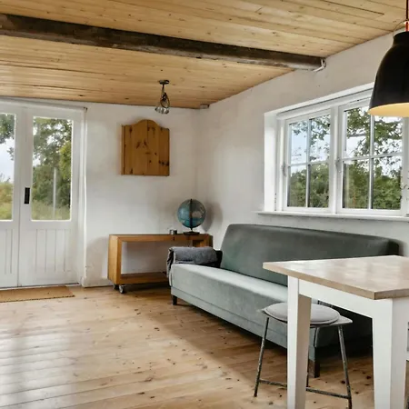 Enjoy The Sunset In Mosely With Private Semesterbostad