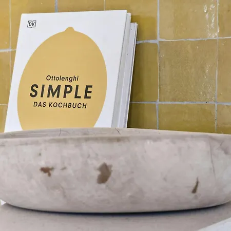 Enjoy The Sunset In Mosely With Private Semesterbostad