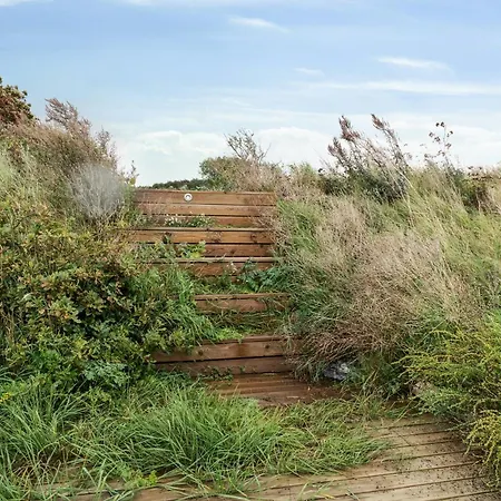 Semesterbostad Enjoy The Sunset In Mosely With Private Harpelunde