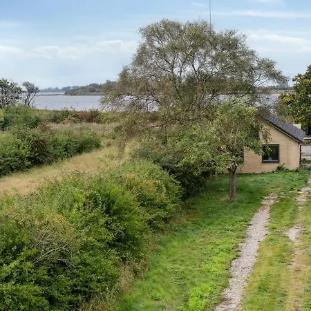 Semesterbostad Enjoy The Sunset In Mosely With Private Harpelunde