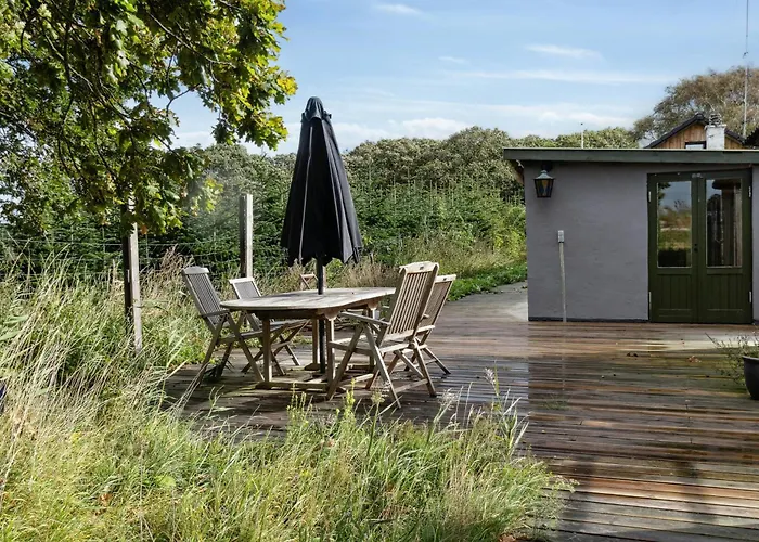 Enjoy The Sunset In Mosely With Private Casa de Férias Harpelunde